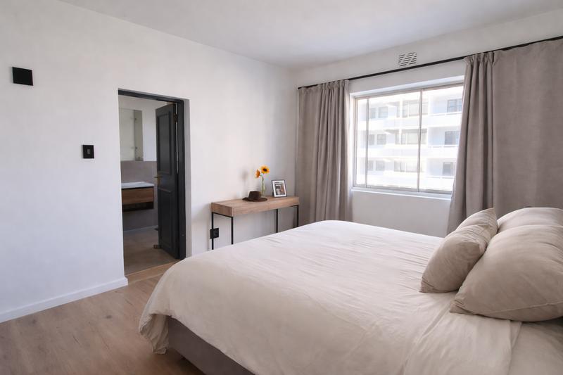 1 Bedroom Property for Sale in Sea Point Western Cape